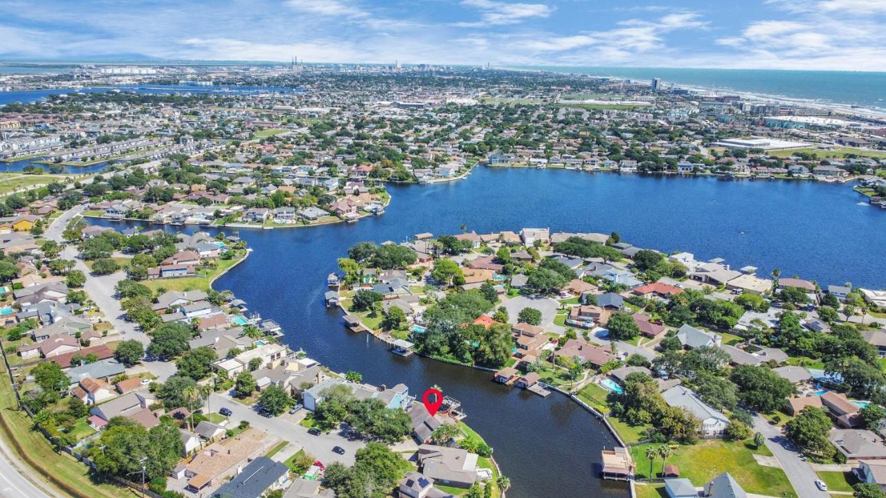 Beauty On The Water! Lake House Near The Beaches! Галвестън Екстериор снимка